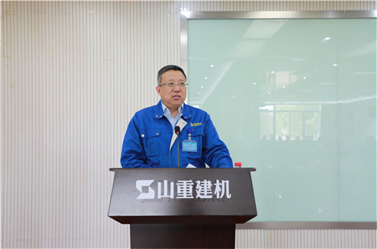 青春心向黨 奮斗新征程 山重建機(jī)召開“五一、五四”表彰大會(huì)
